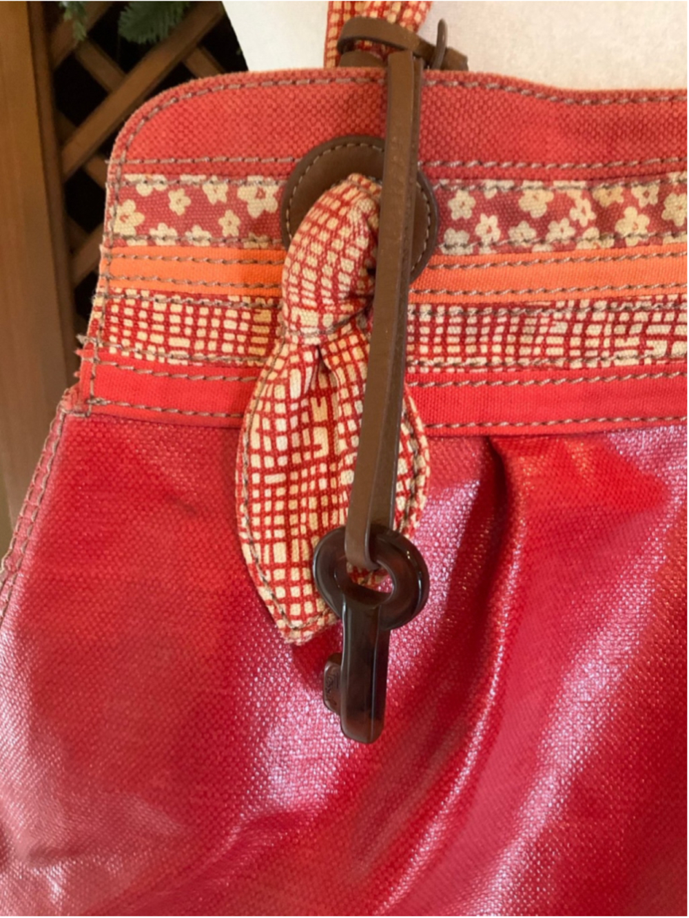 Vintage FOSSIL Shoulder Bag Coated Red Canvas Large Tote Purse Ties - Picture 2 of 6